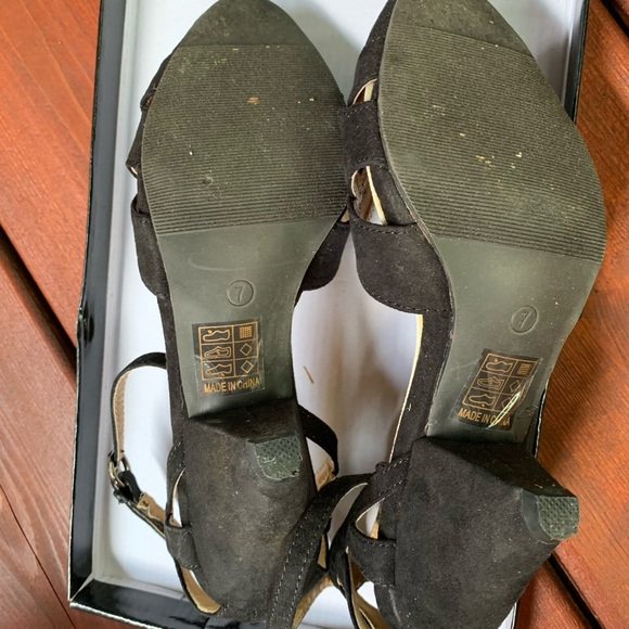 Currant Scones Heel in Black -from ModCloth - Picture 4 of 6